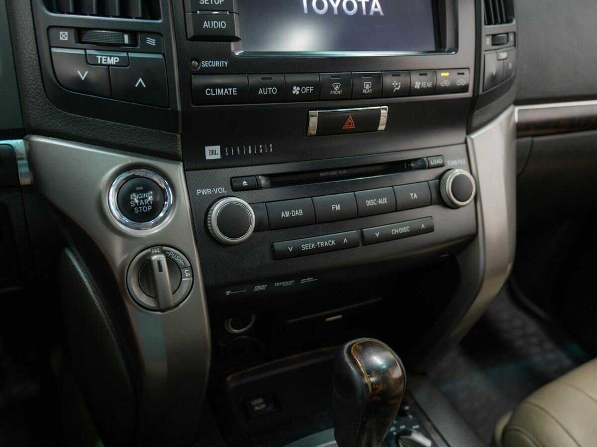 Купить Toyota Land Cruiser с пробегом. Фото: #21