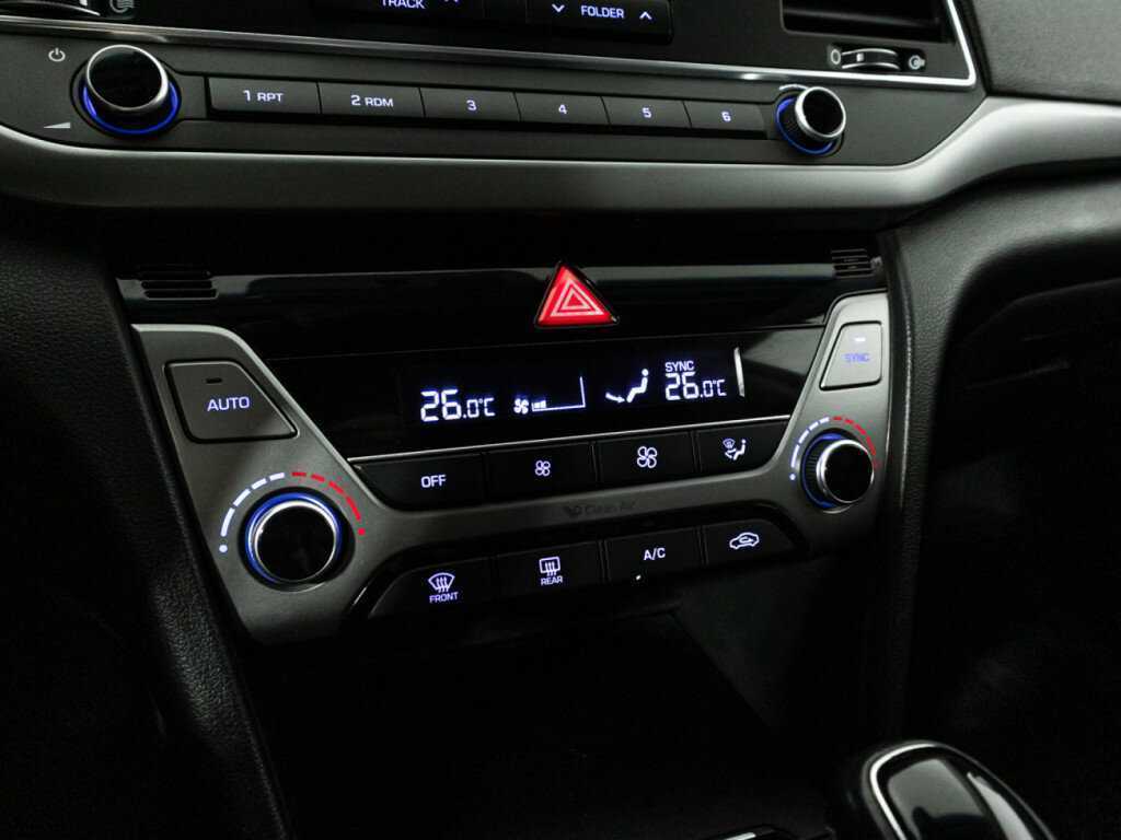 Купить Hyundai Elantra с пробегом. Фото: #14