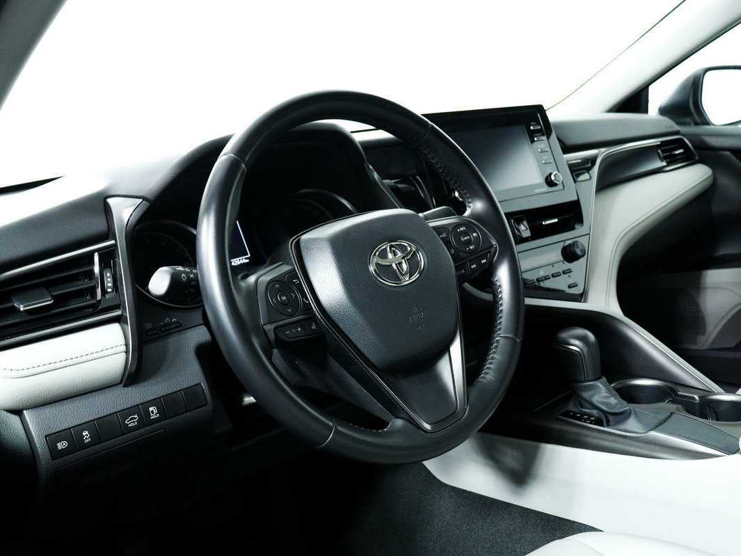 Купить Toyota Camry с пробегом. Фото: #12