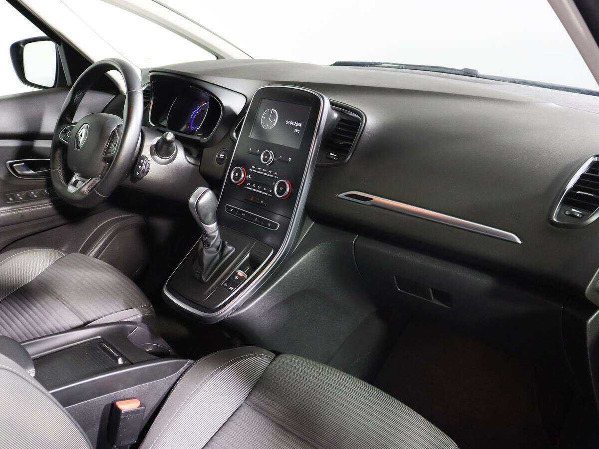 Купить Renault Scenic с пробегом. Фото: #6