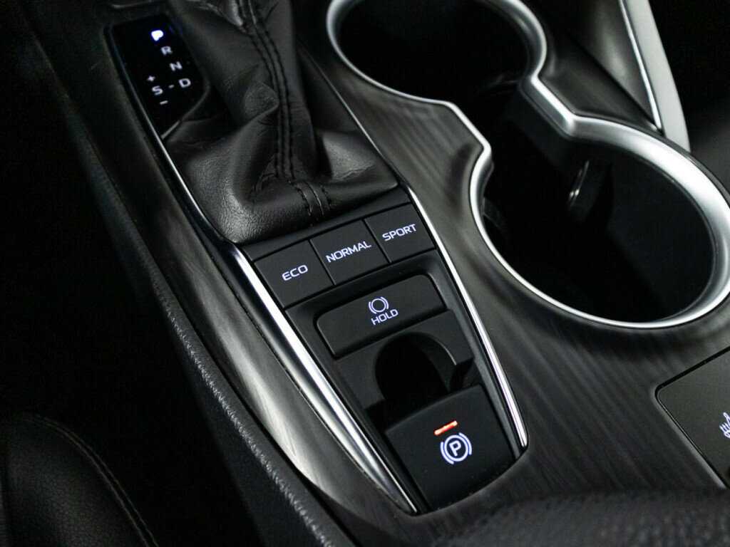 Купить Toyota Camry с пробегом. Фото: #17