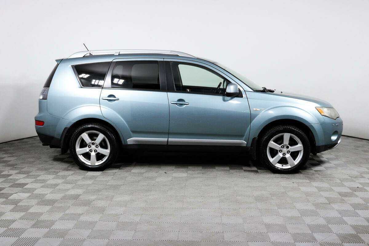 Купить Mitsubishi Outlander с пробегом. Фото: #3