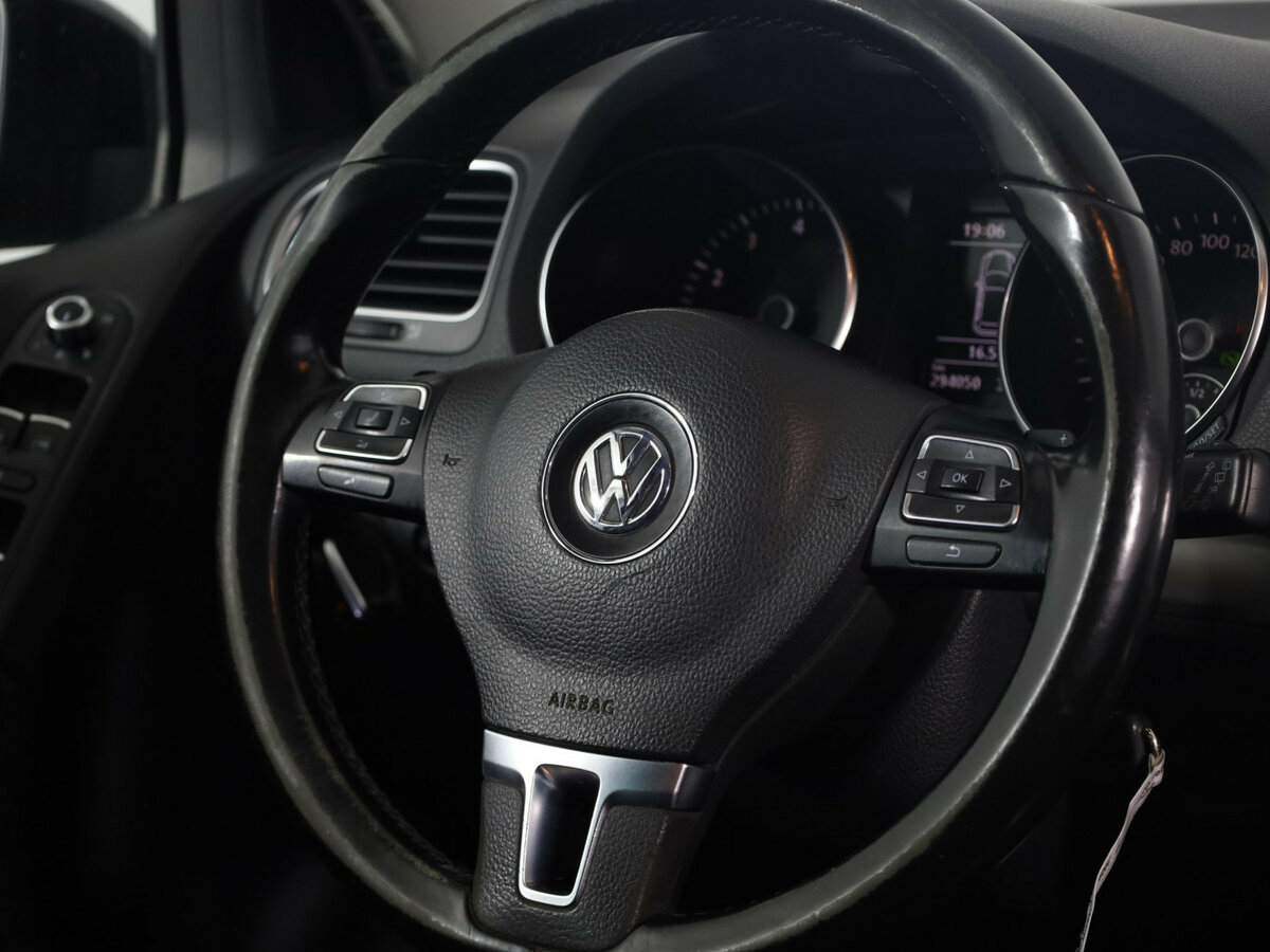 Купить Volkswagen Golf с пробегом. Фото: #6