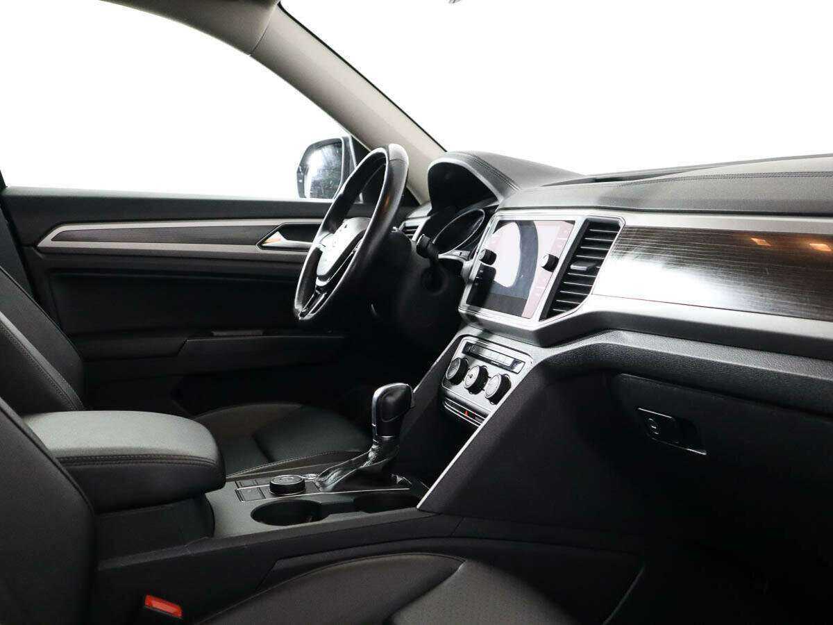 Купить Volkswagen Teramont с пробегом. Фото: #6