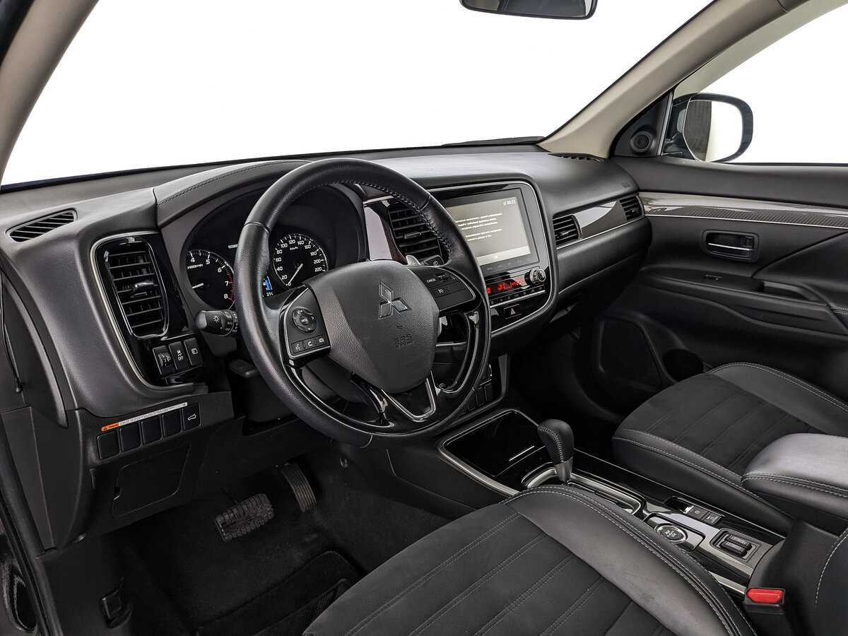 Купить Mitsubishi Outlander с пробегом. Фото: #10