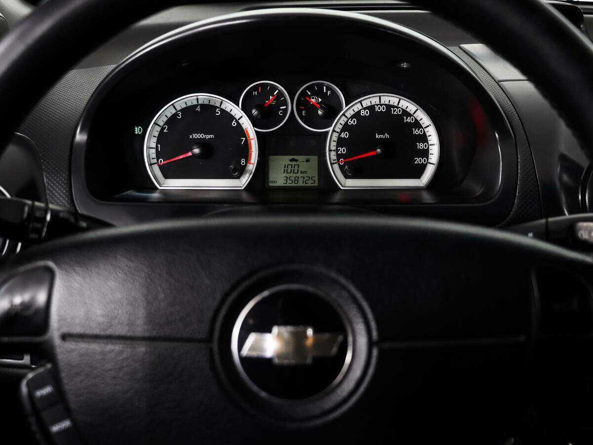 Купить Chevrolet Aveo с пробегом. Фото: #13