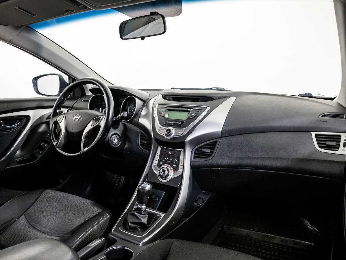 Купить Hyundai Elantra с пробегом. Фото: #8