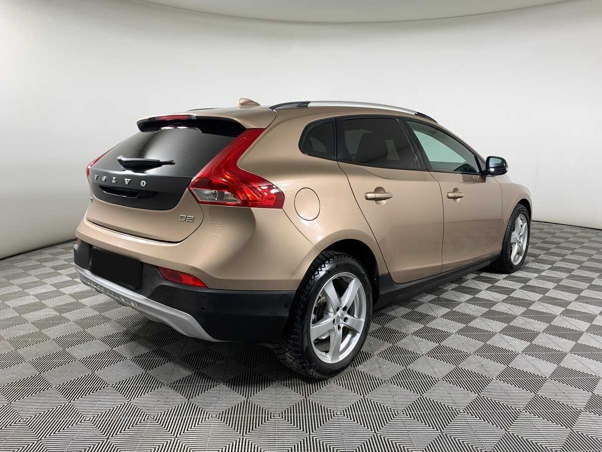 Купить Volvo V40 с пробегом. Фото: #4