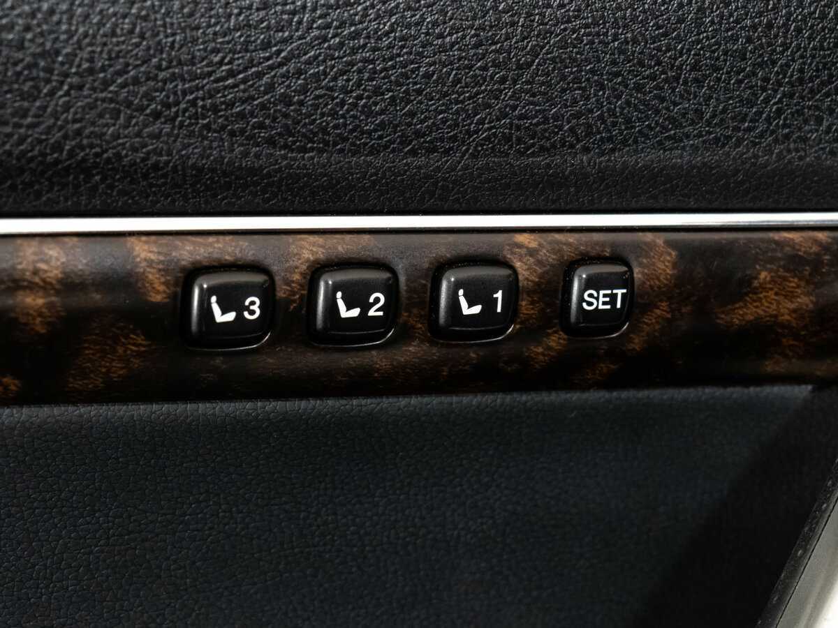 Купить Toyota Land Cruiser с пробегом. Фото: #28