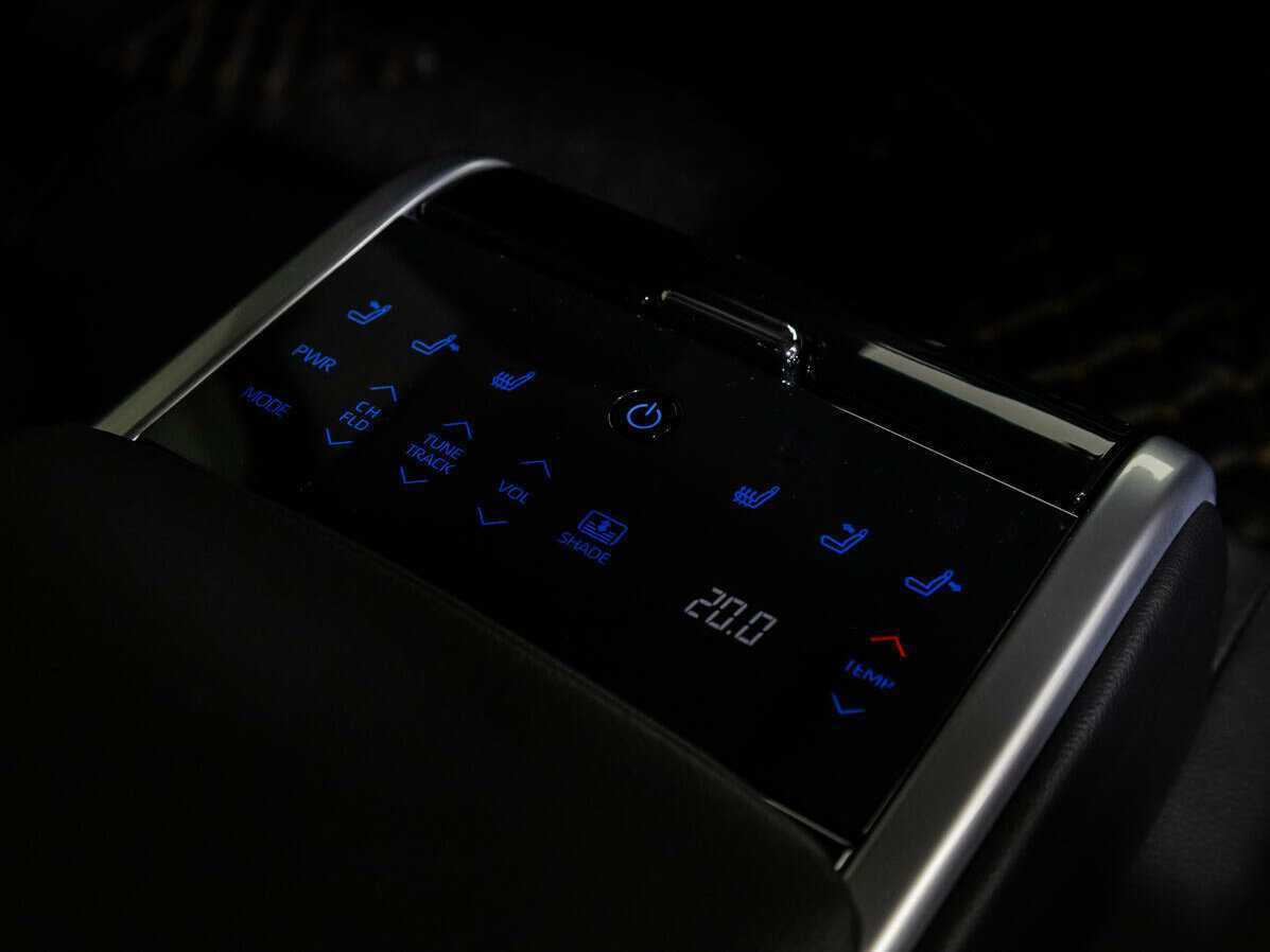Купить Toyota Camry с пробегом. Фото: #15