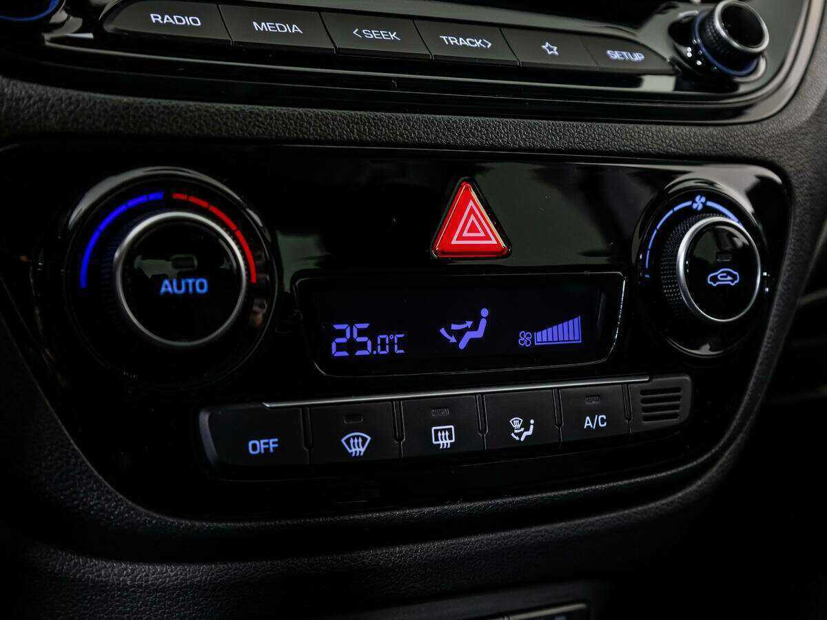 Купить Hyundai Solaris с пробегом. Фото: #15