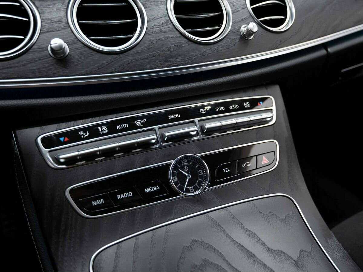 Купить Mercedes-Benz E-Класс с пробегом. Фото: #17