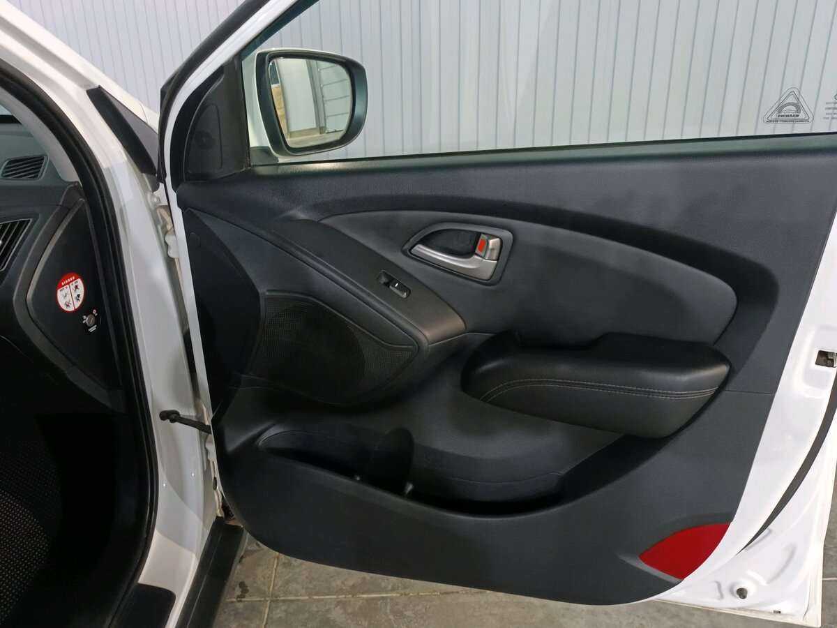 Купить Hyundai ix35 с пробегом. Фото: #17