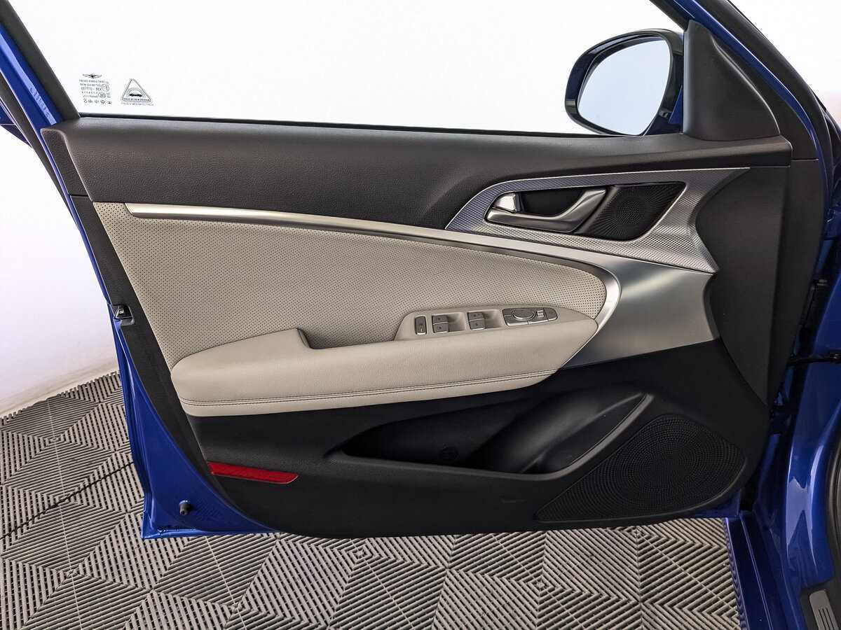 Купить Genesis G70 с пробегом. Фото: #18