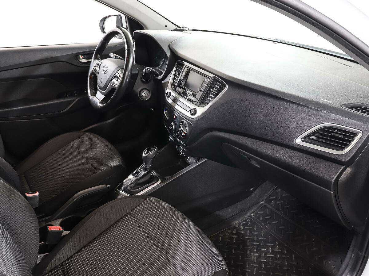 Купить Hyundai Solaris с пробегом. Фото: #8