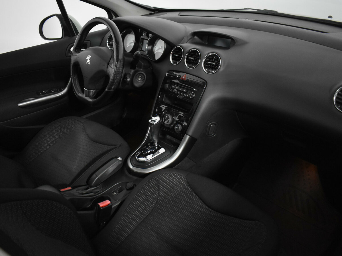 Купить Peugeot 308 с пробегом. Фото: #10