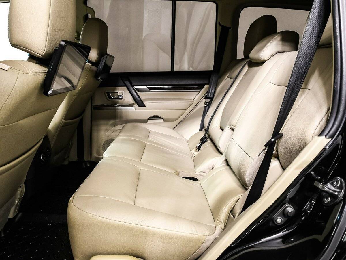 Купить Mitsubishi Pajero с пробегом. Фото: #11