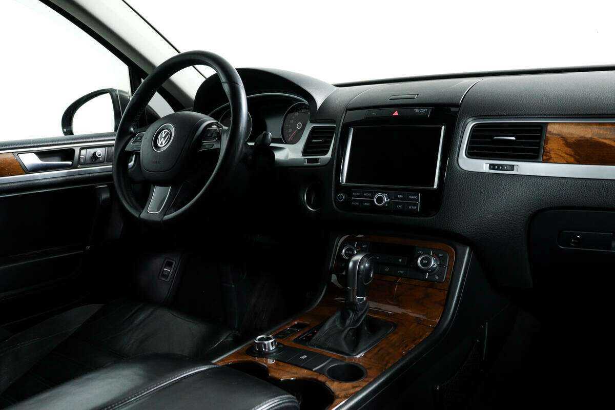 Купить Volkswagen Touareg с пробегом. Фото: #8