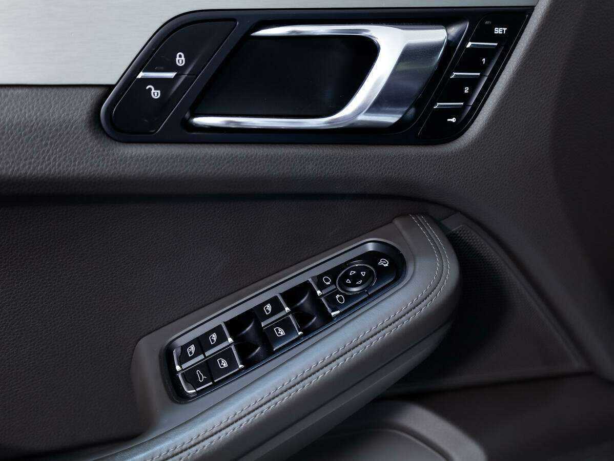 Купить Porsche Macan с пробегом. Фото: #15