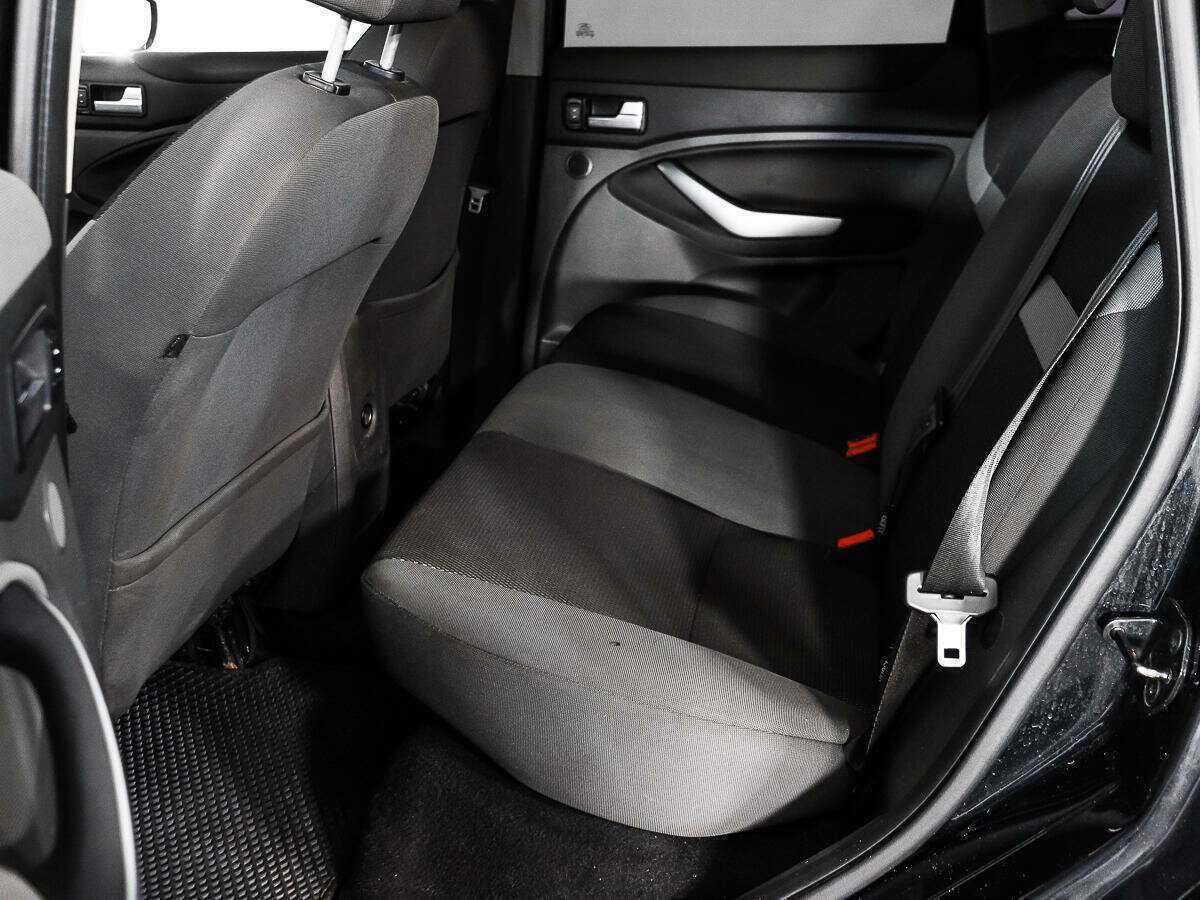 Купить Ford Kuga с пробегом. Фото: #9