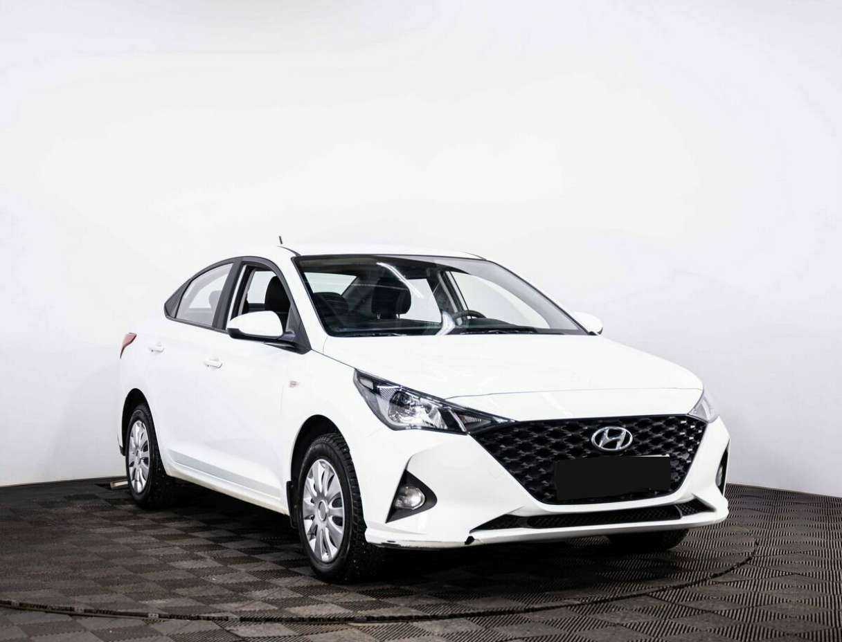Купить Hyundai Solaris с пробегом. Фото: #2