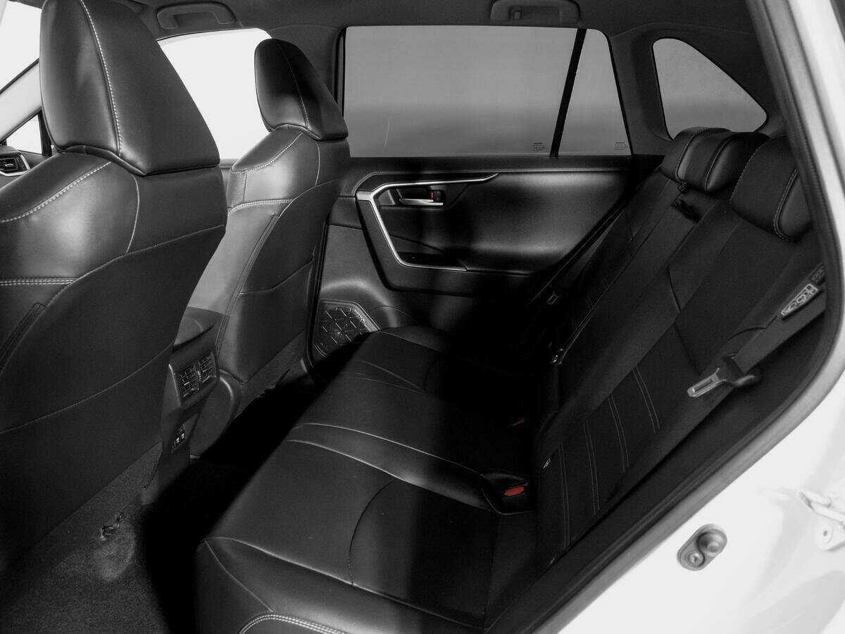 Купить Toyota RAV4 с пробегом. Фото: #9