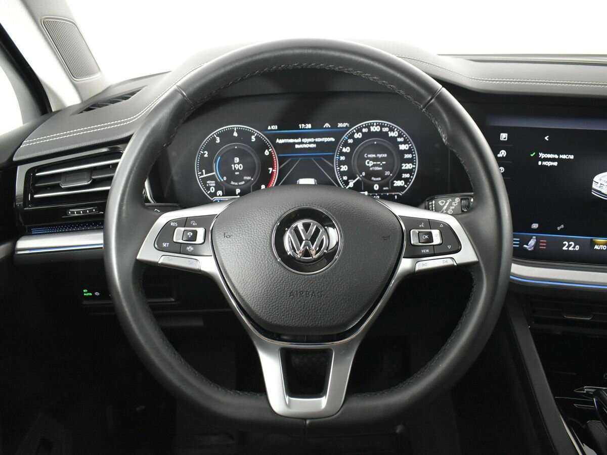 Купить Volkswagen Touareg с пробегом. Фото: #10