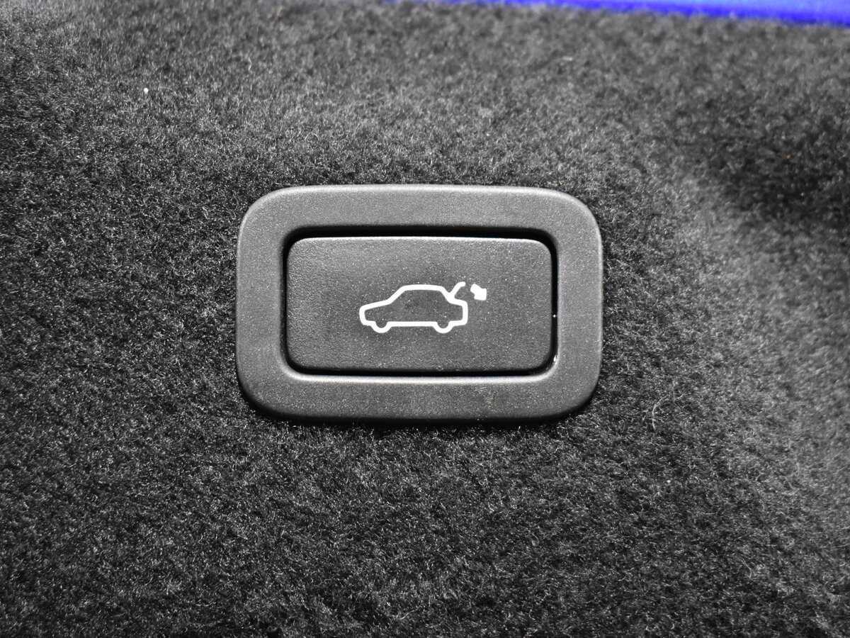 Купить Jaguar XE с пробегом. Фото: #6
