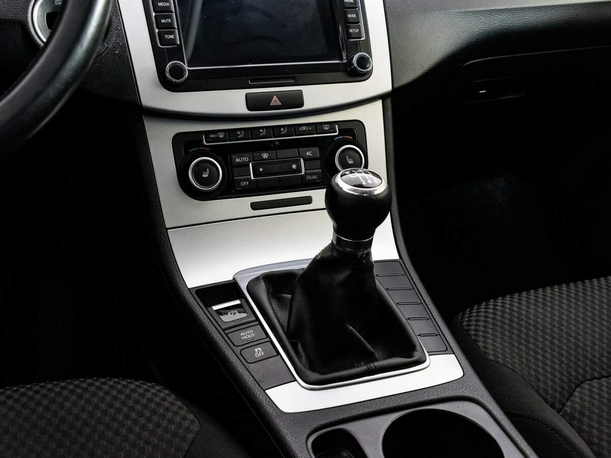 Купить Volkswagen Passat с пробегом. Фото: #8