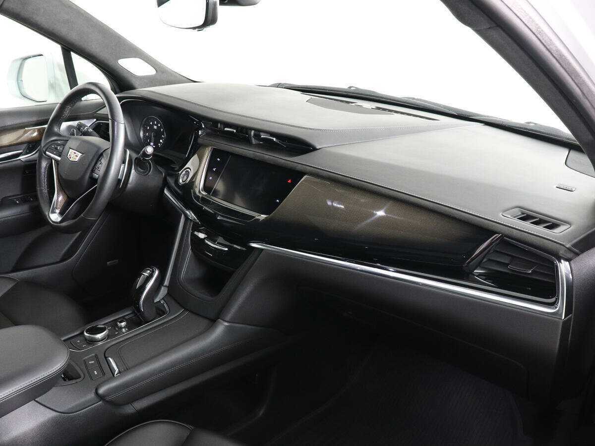 Купить Cadillac XT6 с пробегом. Фото: #9