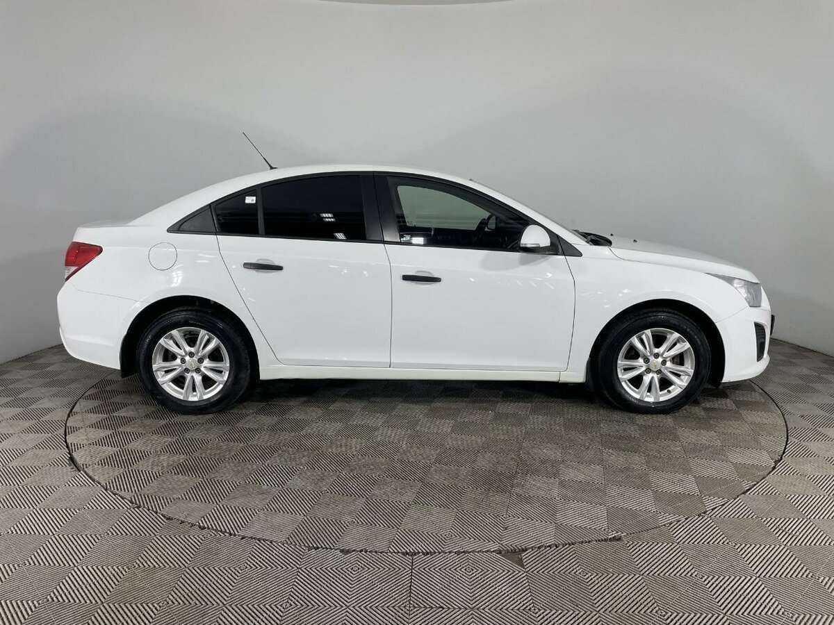 Купить Chevrolet Cruze с пробегом. Фото: #3