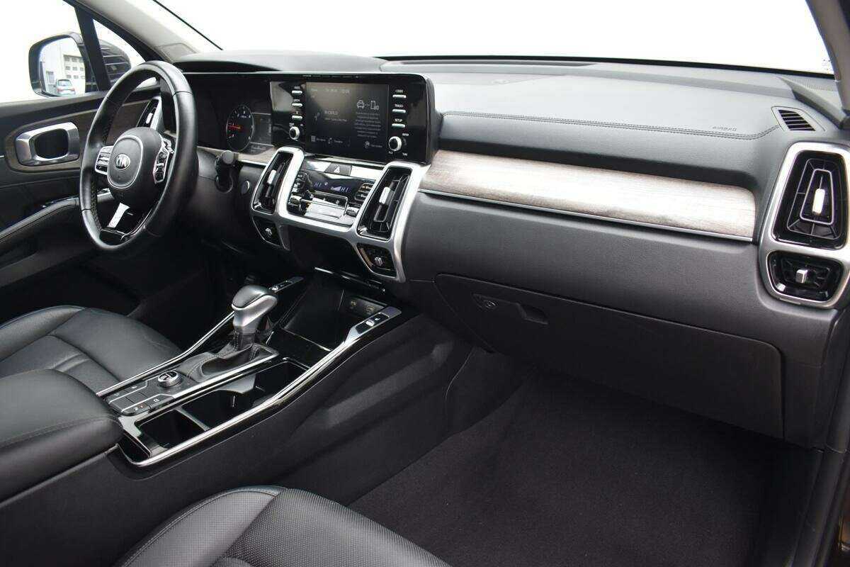 Купить Kia Sorento с пробегом. Фото: #8