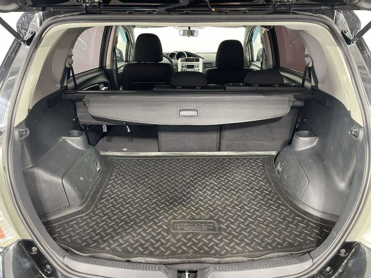 Купить Toyota Verso с пробегом. Фото: #17