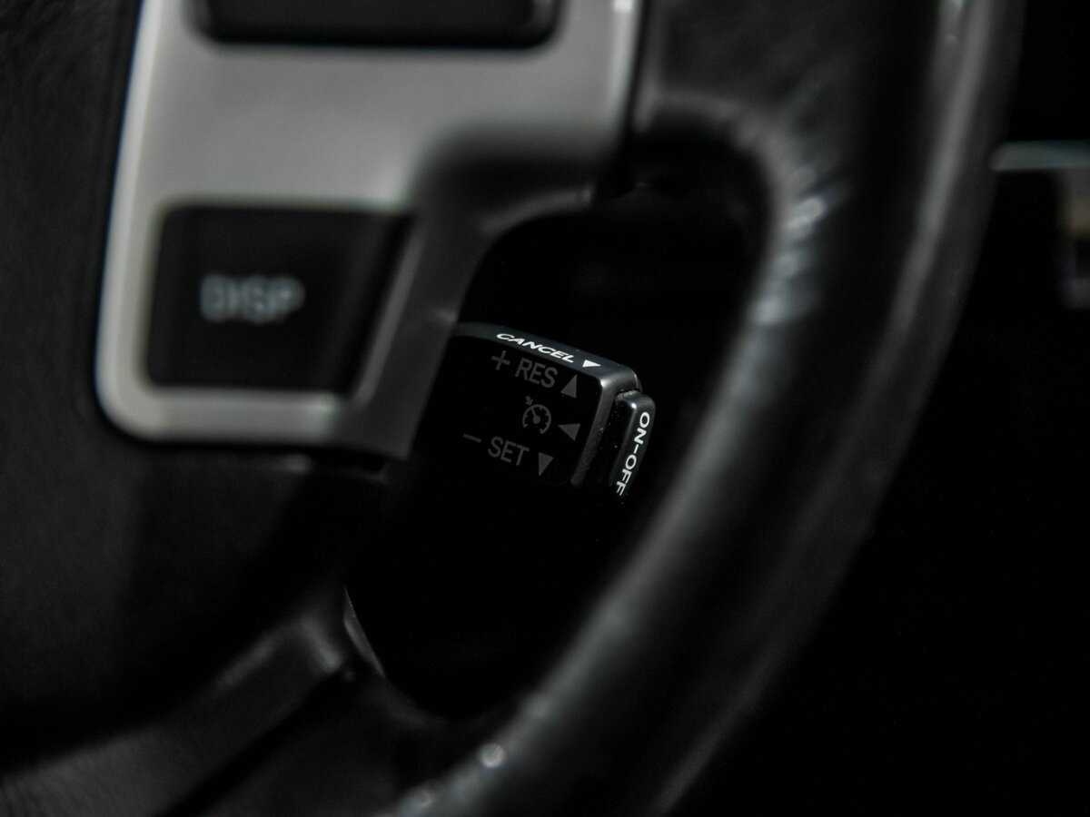 Купить Toyota Land Cruiser с пробегом. Фото: #10