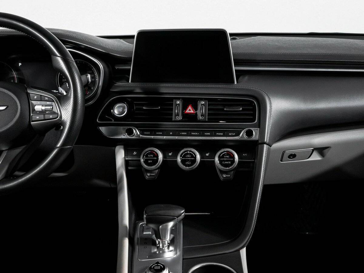 Купить Genesis G70 с пробегом. Фото: #12