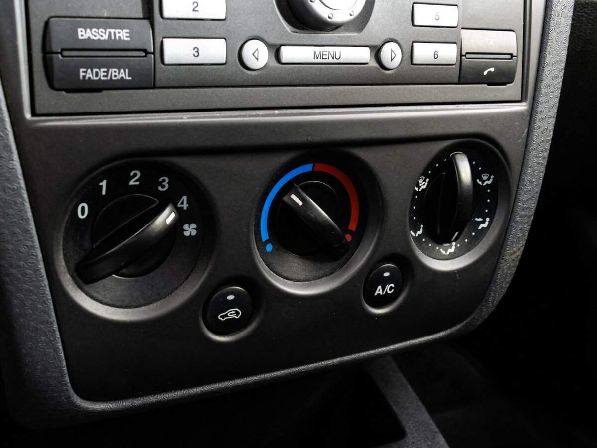 Купить Ford Fusion с пробегом. Фото: #10