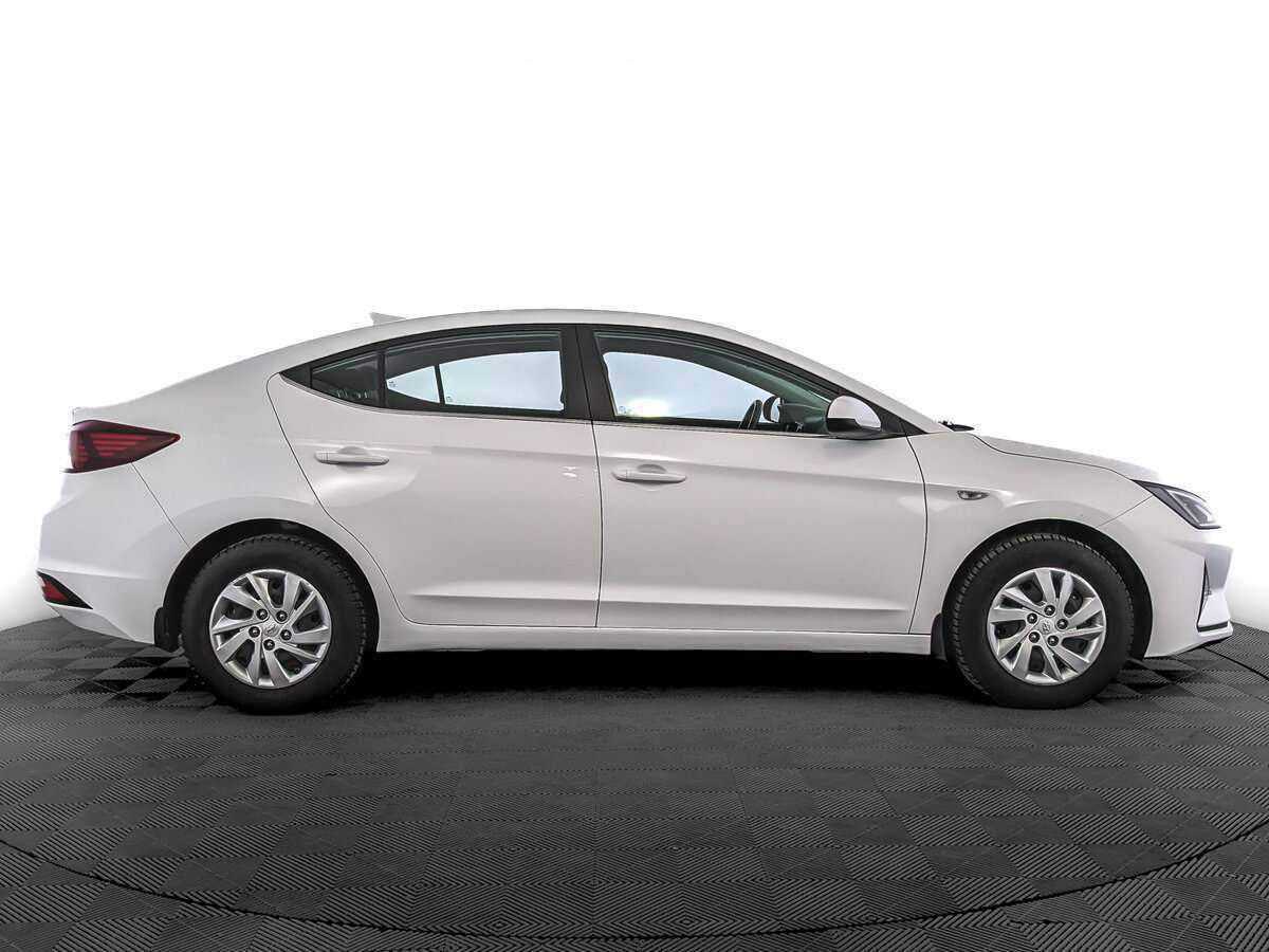 Купить Hyundai Elantra с пробегом. Фото: #3