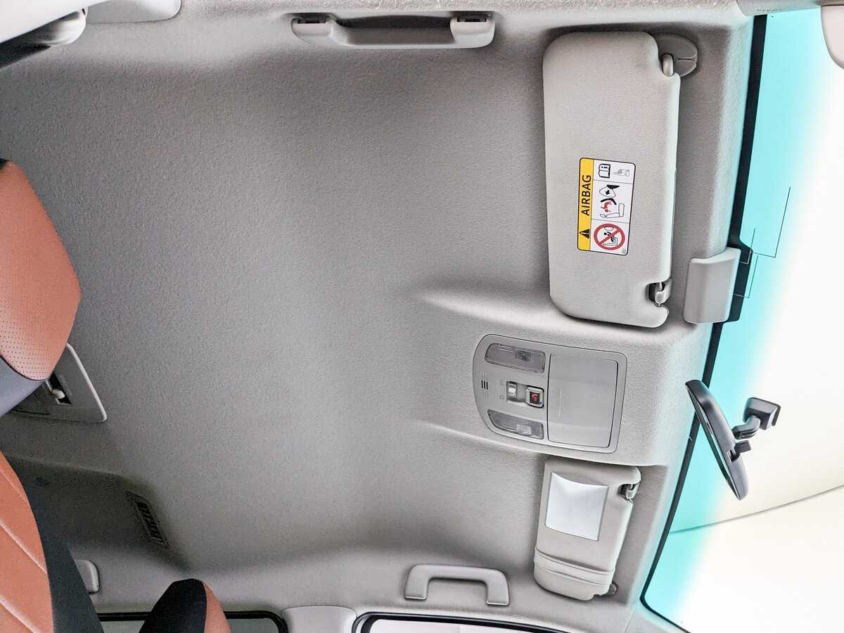 Купить Toyota Fortuner с пробегом. Фото: #17