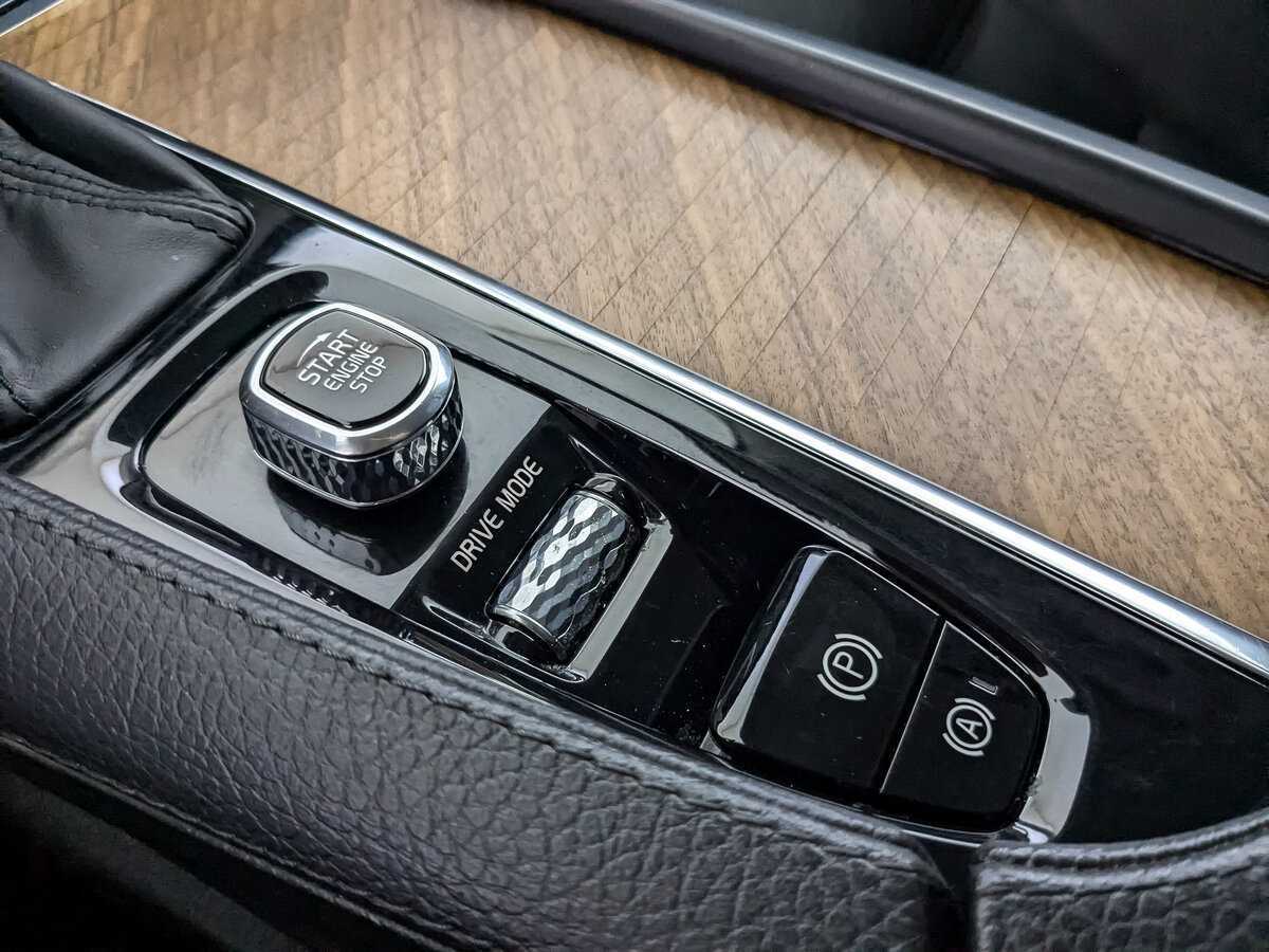 Купить Volvo XC90 с пробегом. Фото: #21