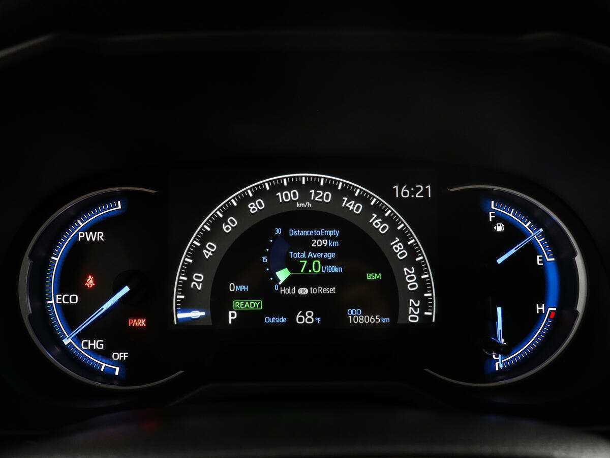 Купить Toyota RAV4 с пробегом. Фото: #10