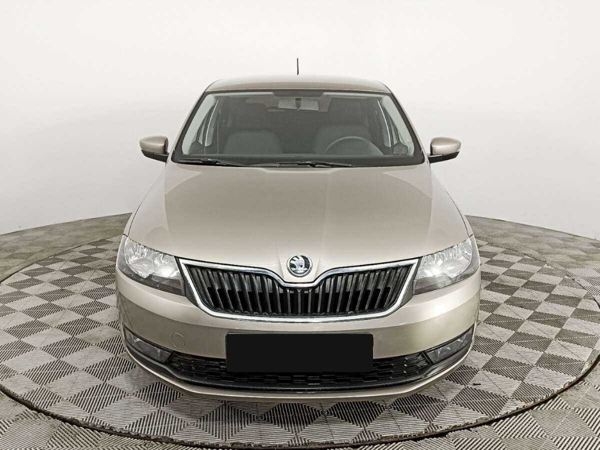 Купить Skoda Rapid с пробегом. Фото: #1