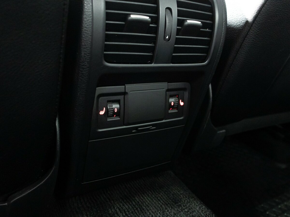 Купить Volkswagen Passat с пробегом. Фото: #18