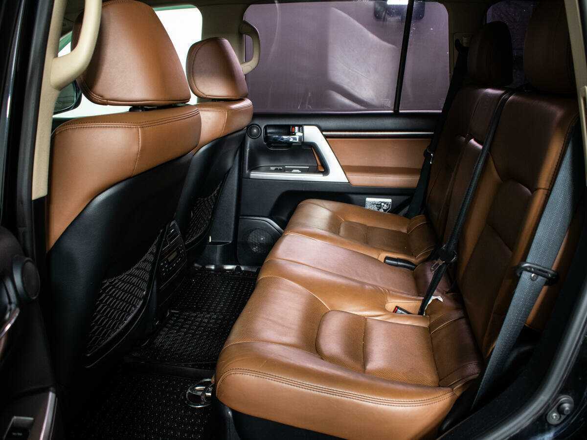 Купить Toyota Land Cruiser с пробегом. Фото: #9