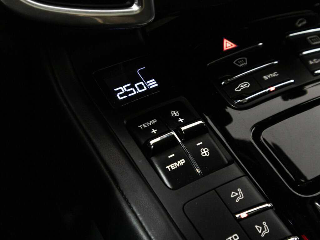 Купить Porsche Cayenne с пробегом. Фото: #23