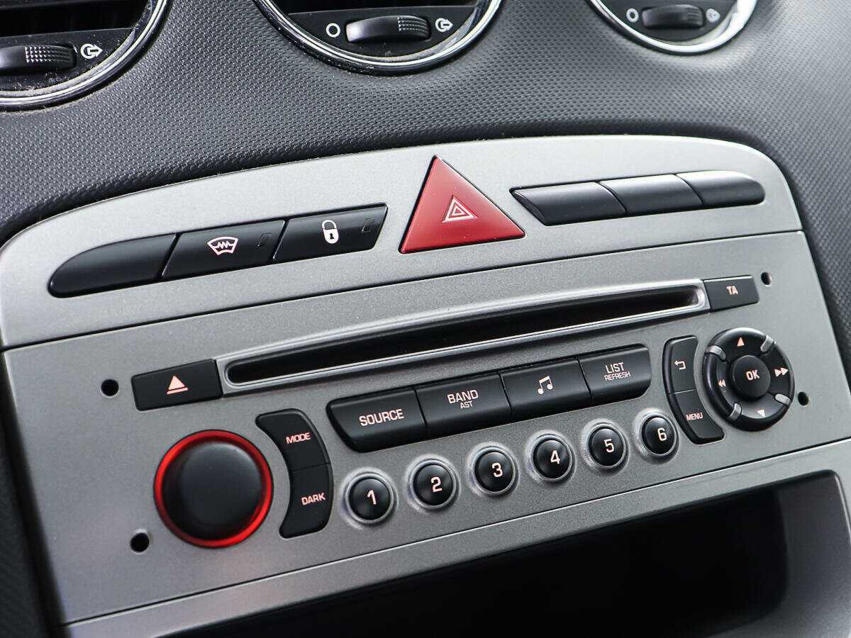 Купить Peugeot 408 с пробегом. Фото: #15