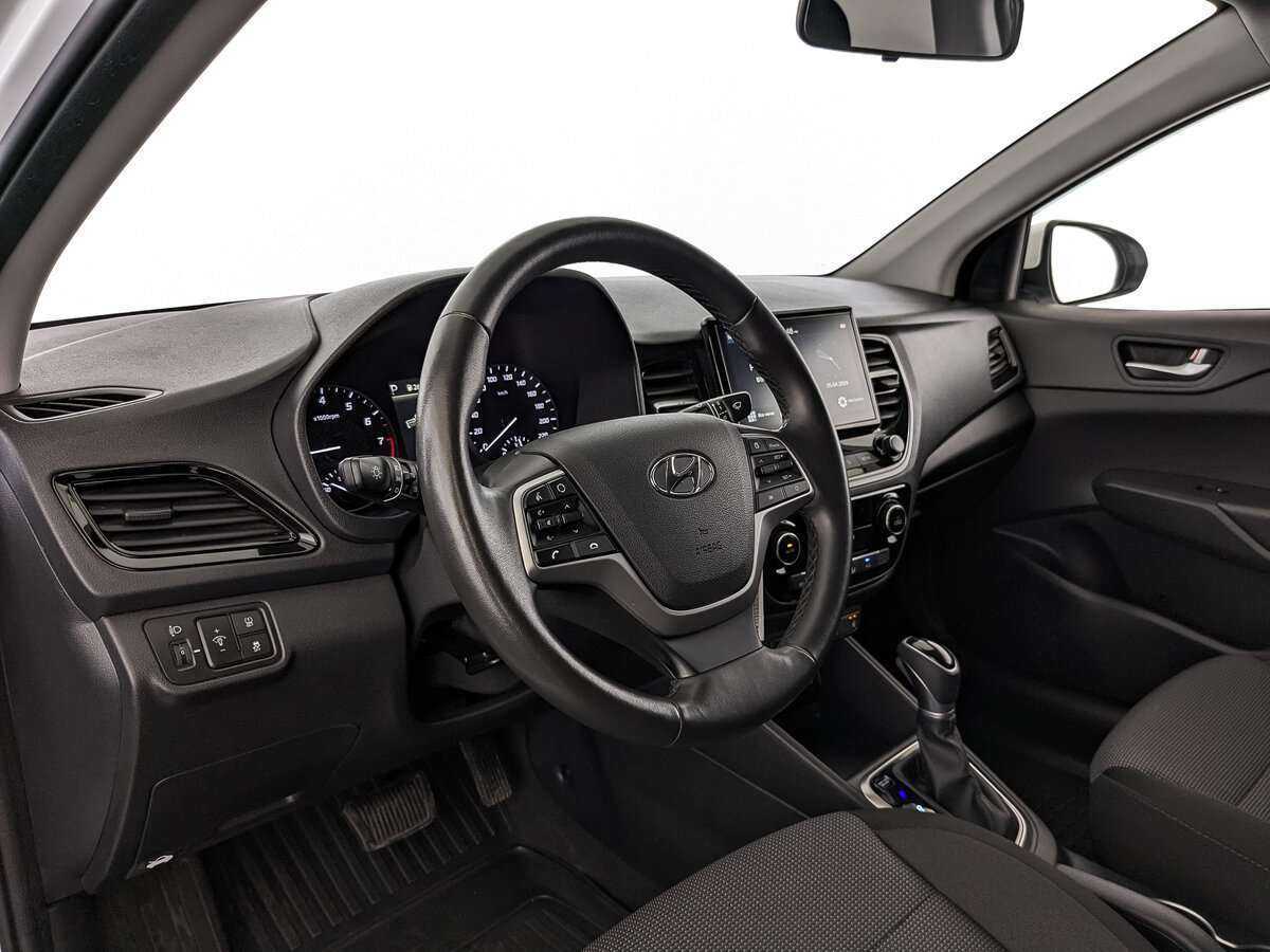 Купить Hyundai Solaris с пробегом. Фото: #14