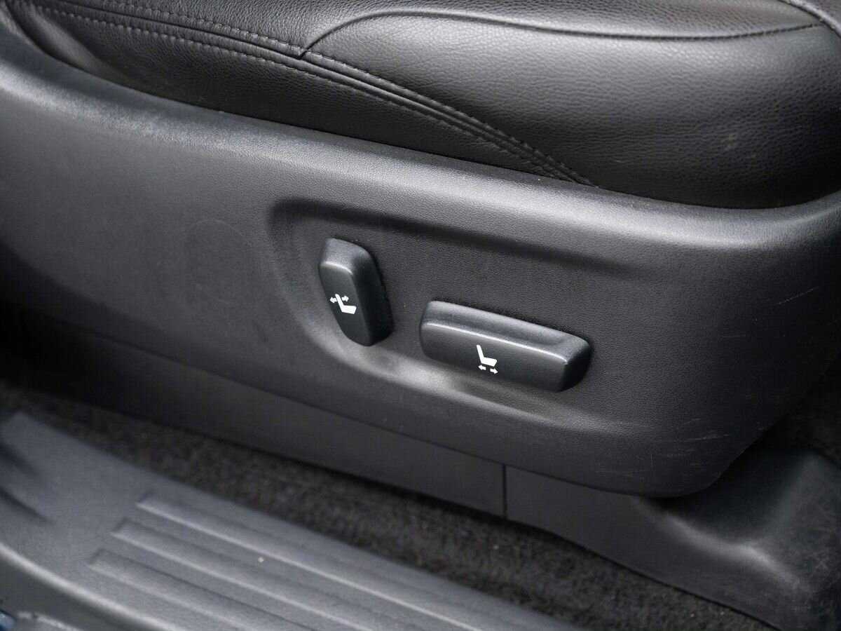 Купить Toyota Land Cruiser Prado с пробегом. Фото: #11