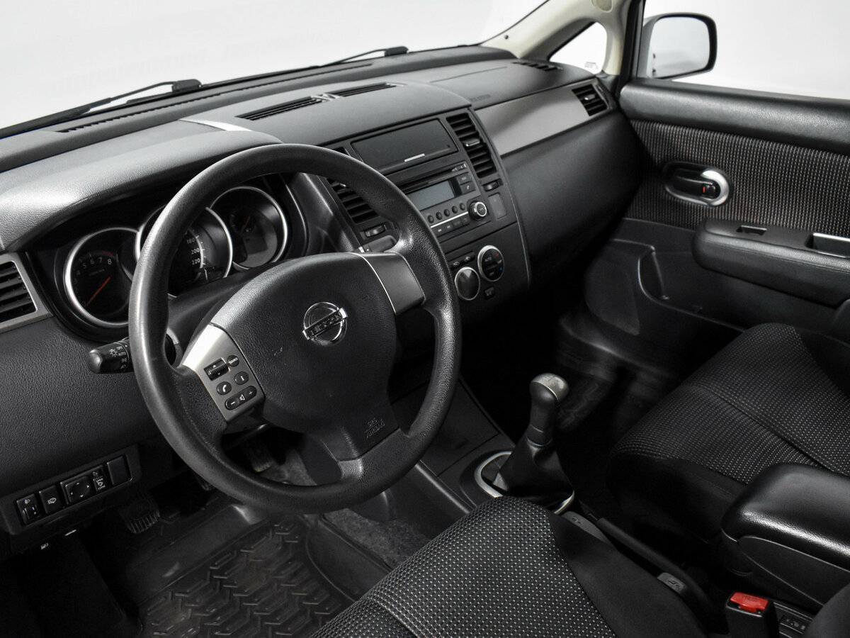 Купить Nissan Tiida с пробегом. Фото: #8