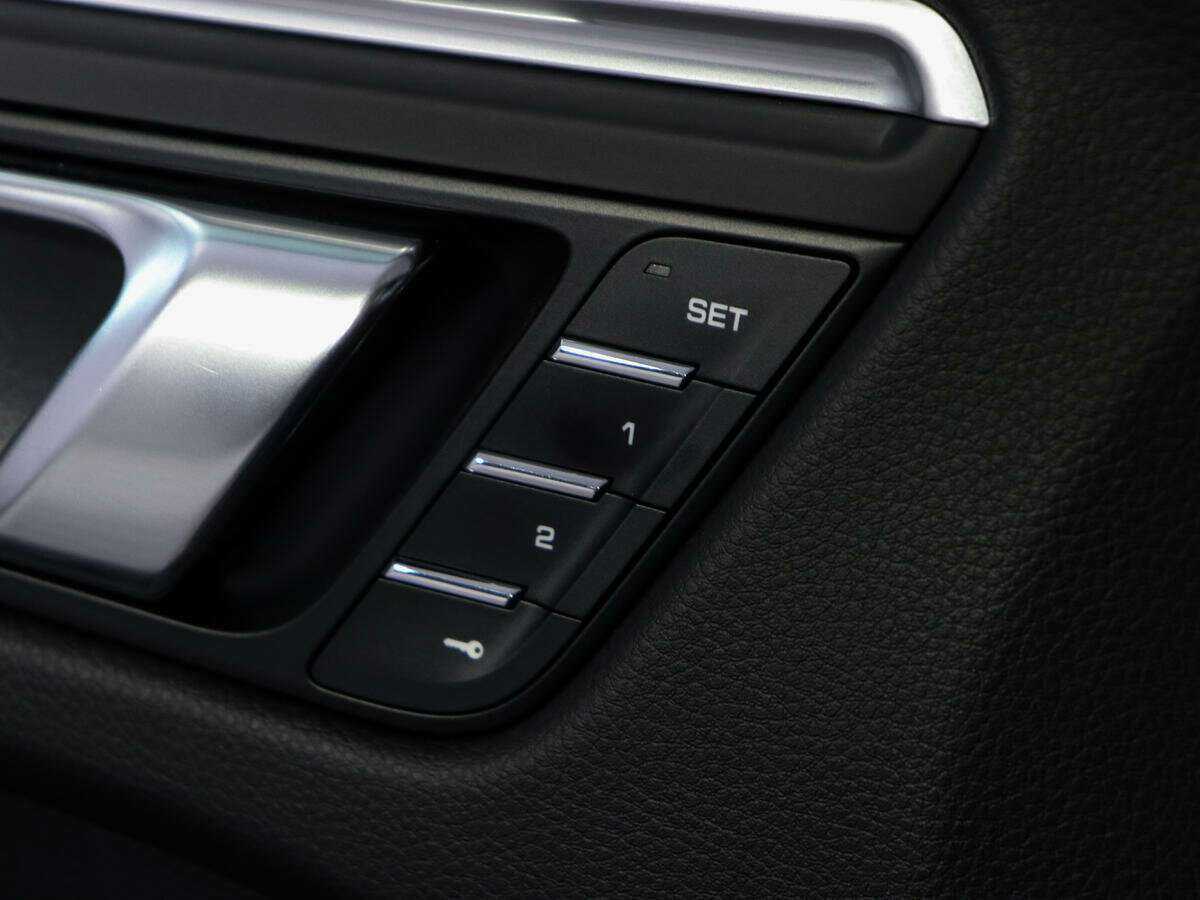 Купить Porsche Macan с пробегом. Фото: #17