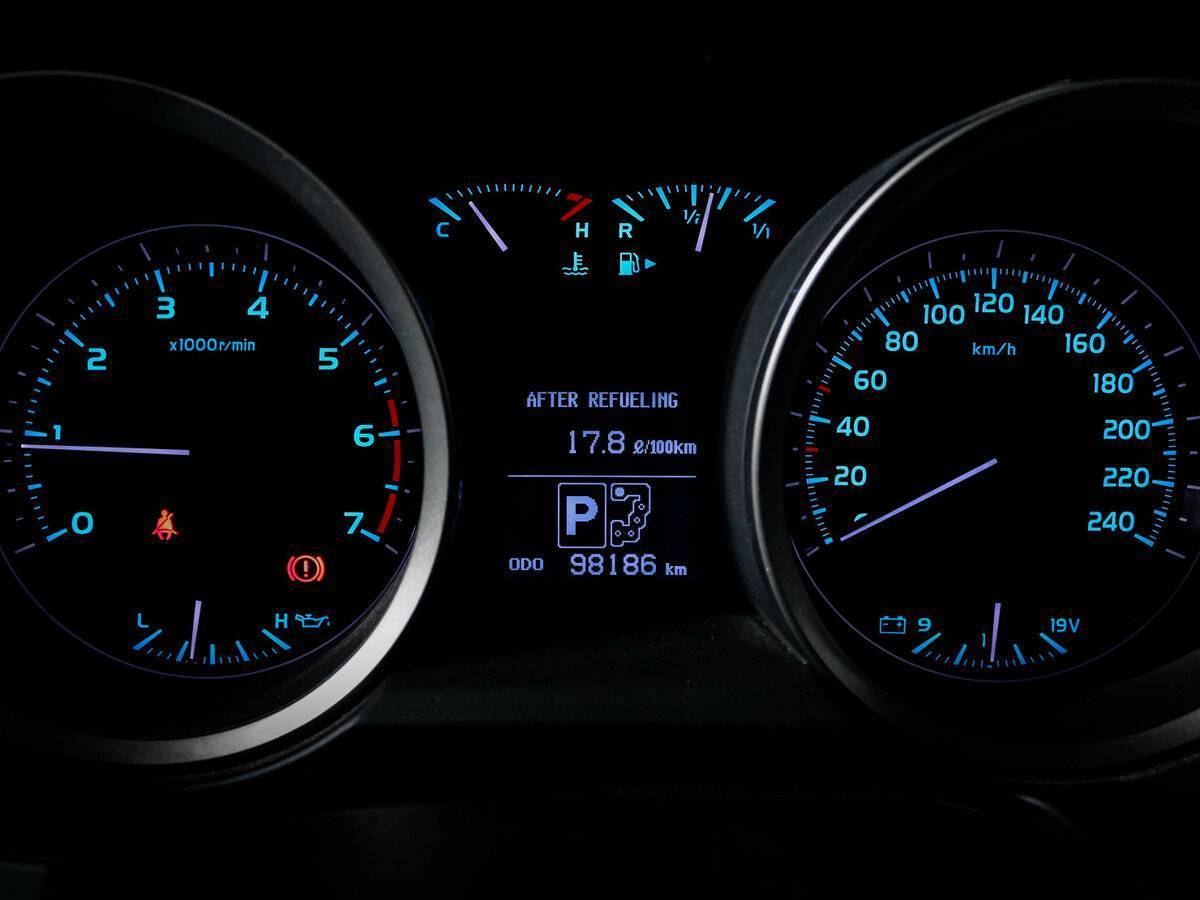 Купить Toyota Land Cruiser с пробегом. Фото: #10